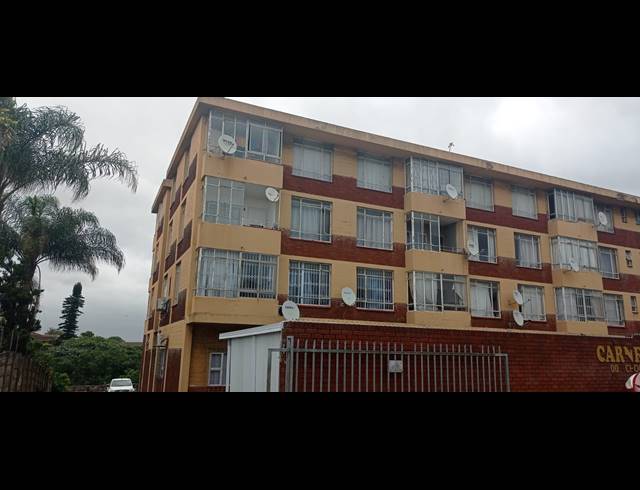 BEDROOM FLAT FOR SALE IN BLUFF